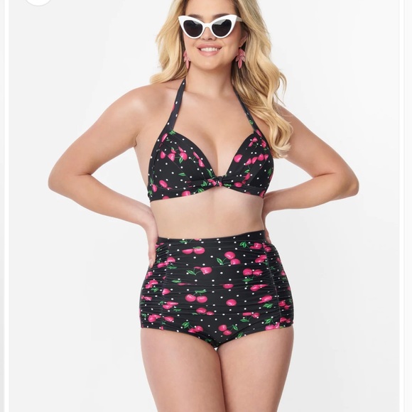 Bikini Bottoms - Picture 5 of 6